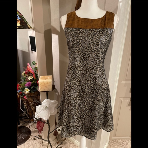 Dress - Picture 3 of 5